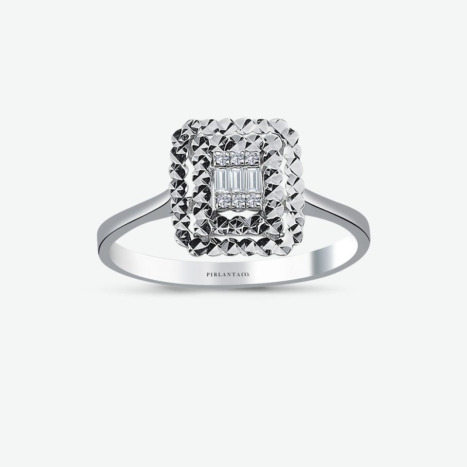 0.08 KARAT TASARIM PIRLANTA BAGET YÜZÜK