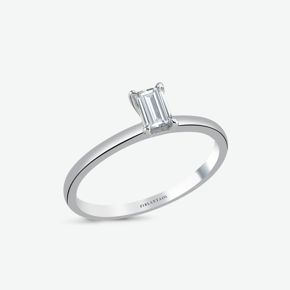 0,37 KARAT RENK EMERALD KESİM PIRLANTA TEKTAŞ YÜZÜK