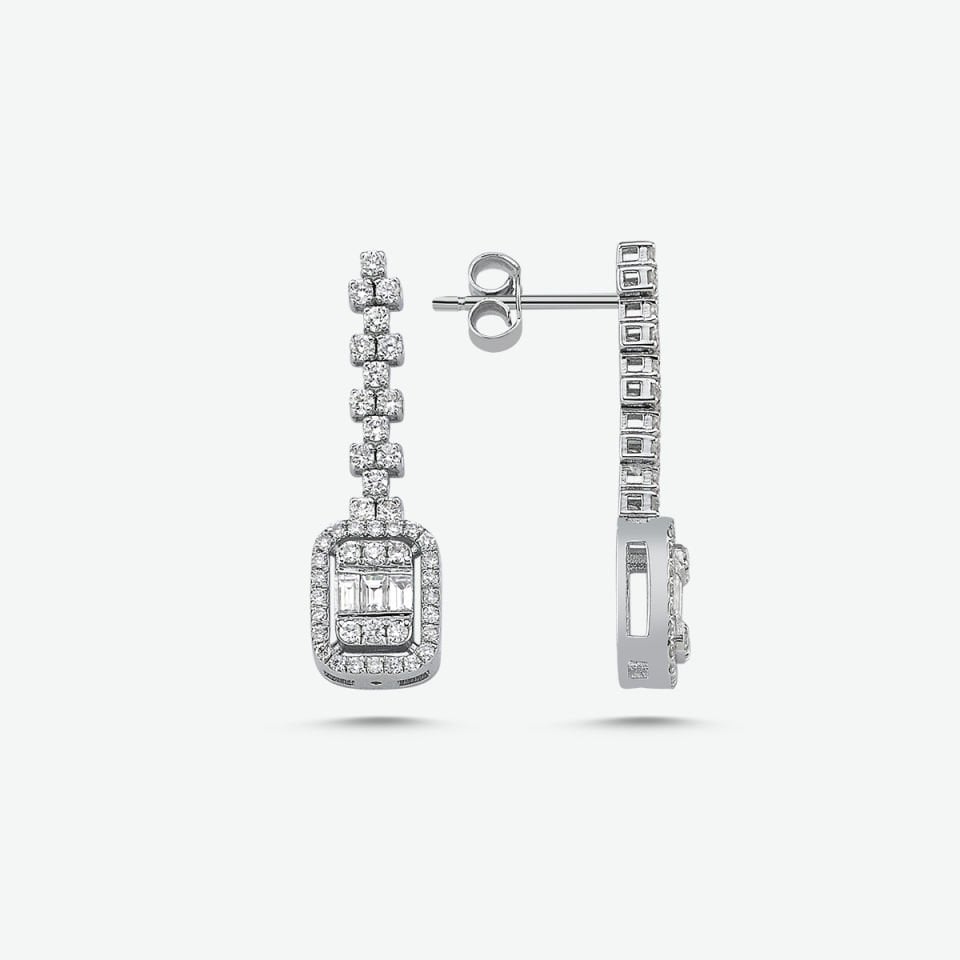 0.90 KARAT PIRLANTA BAGET KÜPE